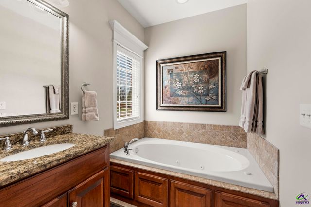 121 Bridgeway Drive, Warner Robins, GA 31088