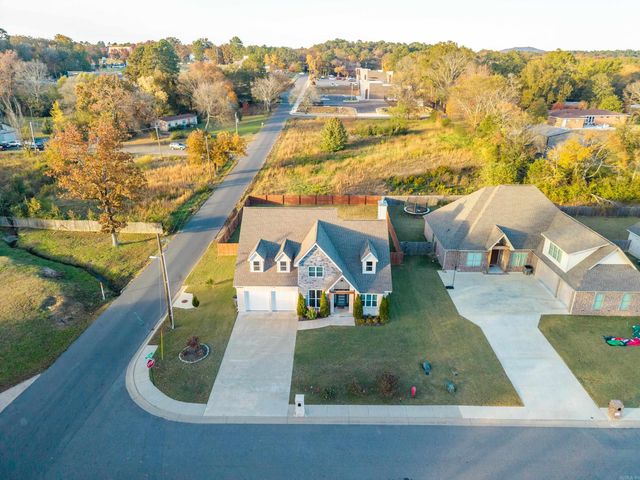 105 Coneflower Court, Hot Springs, AR 71901