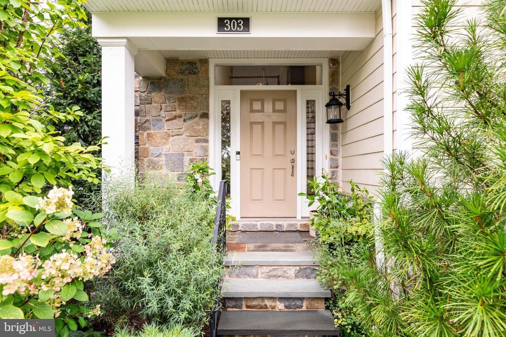 303 PARK HILL LN, NEWTOWN SQUARE, PA 19073 — photo 4