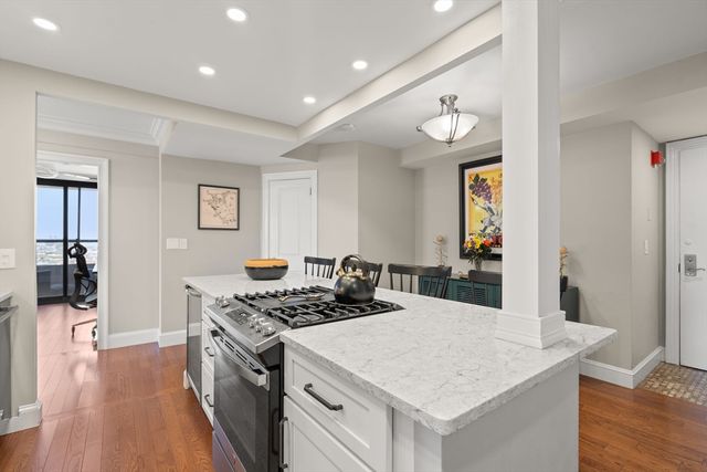 85 E India Row 20G, Boston, MA 02110