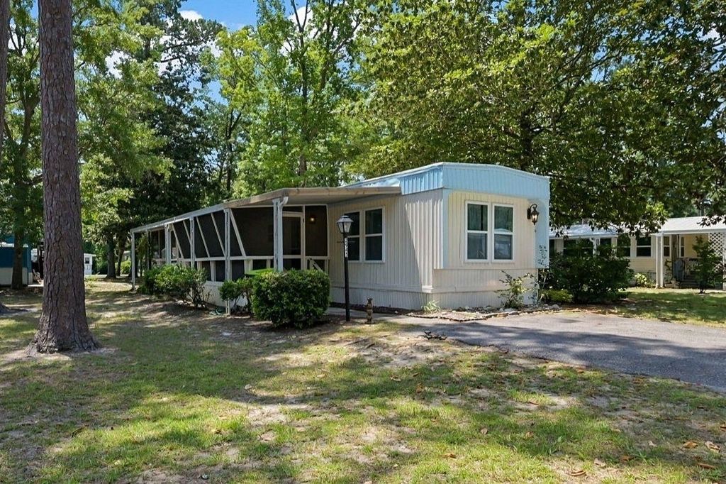 2945 Clemson Dr., Murrells Inlet, SC 29576