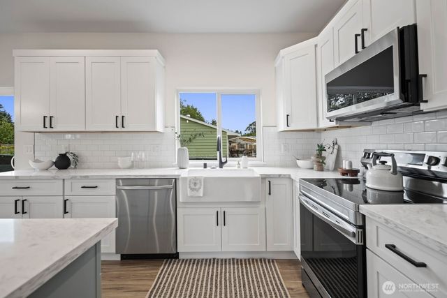 7638 S J Street, Tacoma, WA 98408