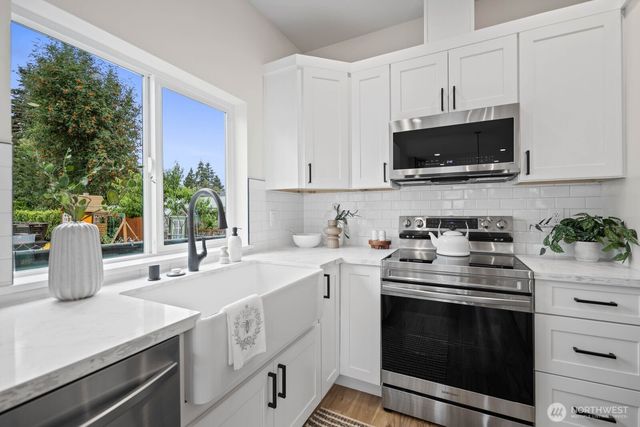 7638 S J Street, Tacoma, WA 98408
