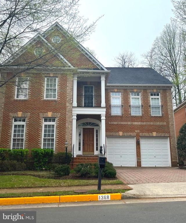 Image 1 of property listing at 1368 NORTHWYCK CT, Mclean, VA 22102