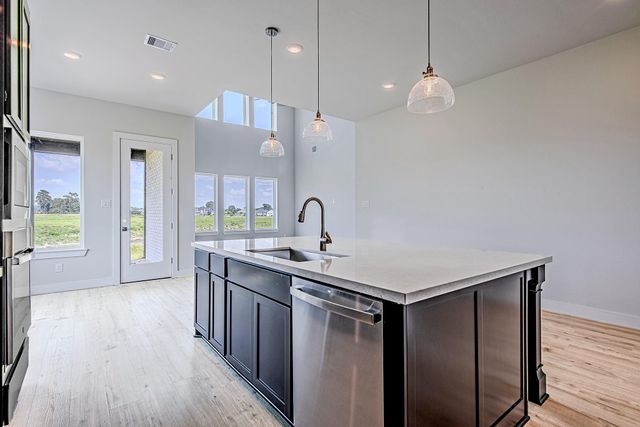 177 Peninsula Point Drive, Montgomery, TX 77356