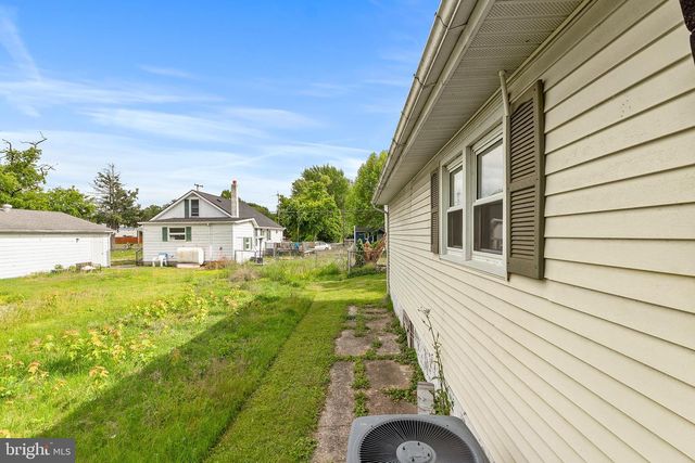2 STUART DR, Salem, NJ 08079