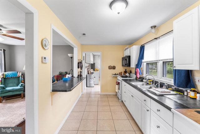 2 STUART DR, Salem, NJ 08079