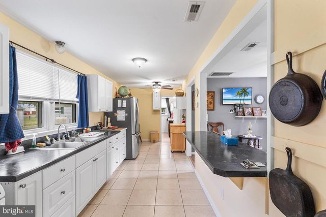 2 STUART DR, Salem, NJ 08079