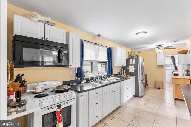 2 STUART DR, Salem, NJ 08079