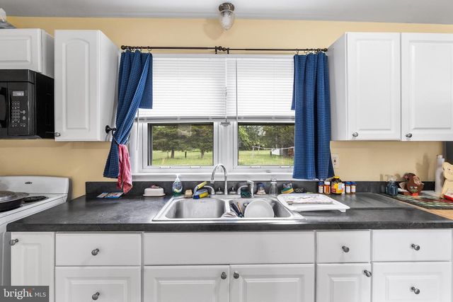 2 STUART DR, Salem, NJ 08079