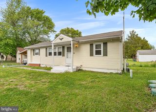 2 STUART DR, Salem, NJ 08079