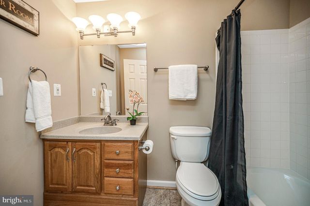 5917 FINCASTLE DR, Manassas, VA 20112