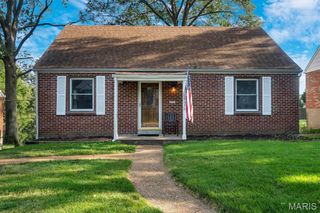 8636 Belhaven Drive, St Louis, MO 63114