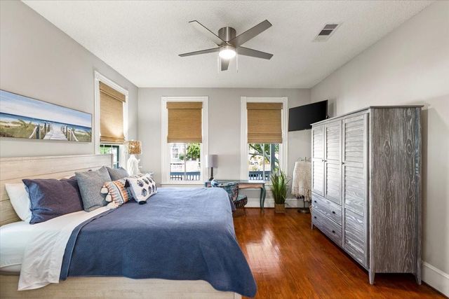 1414 Avenue M, Galveston, TX 77550