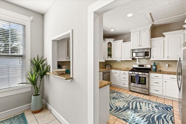 1414 Avenue M, Galveston, TX 77550