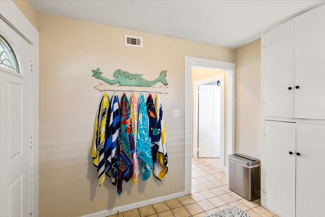 1414 Avenue M, Galveston, TX 77550