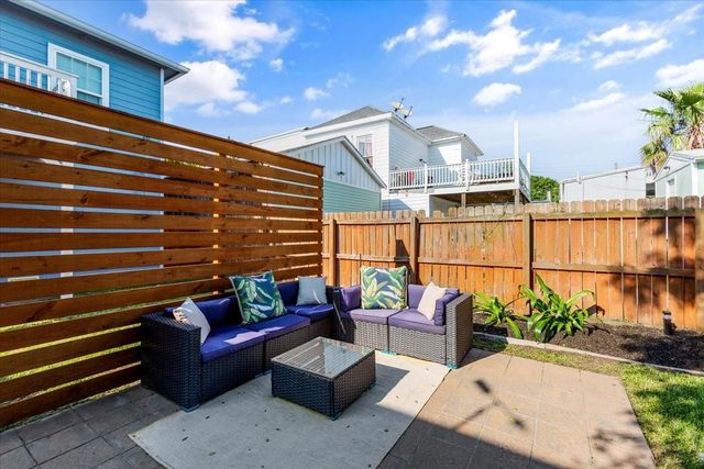 1414 Avenue M, Galveston, TX 77550