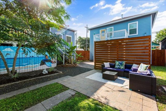 1414 Avenue M, Galveston, TX 77550