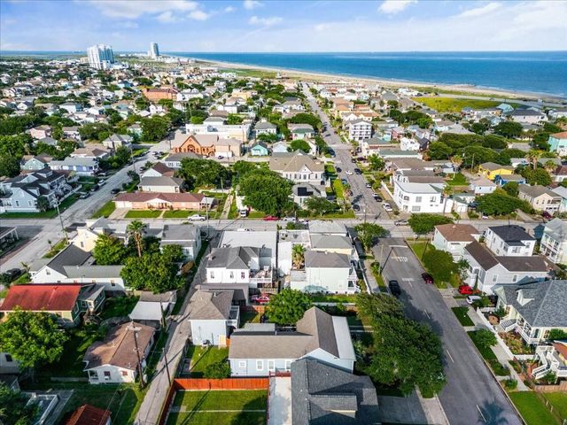 1414 Avenue M, Galveston, TX 77550