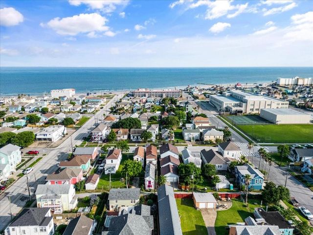 1414 Avenue M, Galveston, TX 77550