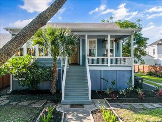 1414 Avenue M, Galveston, TX 77550