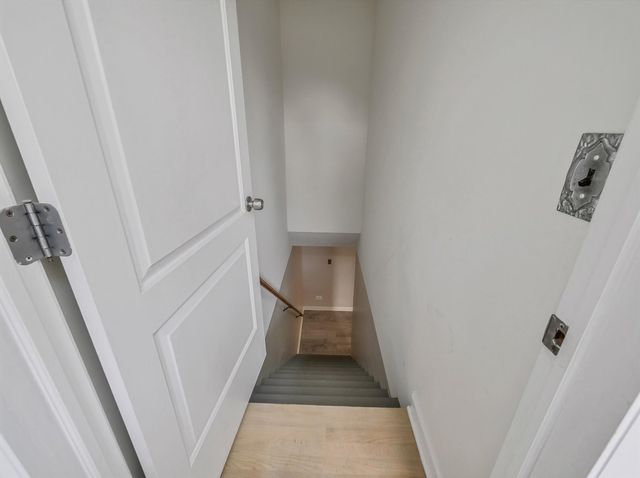 21W051 Woodview Drive, Itasca, IL 60143