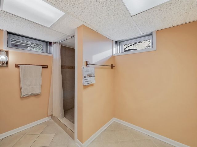 21W051 Woodview Drive, Itasca, IL 60143