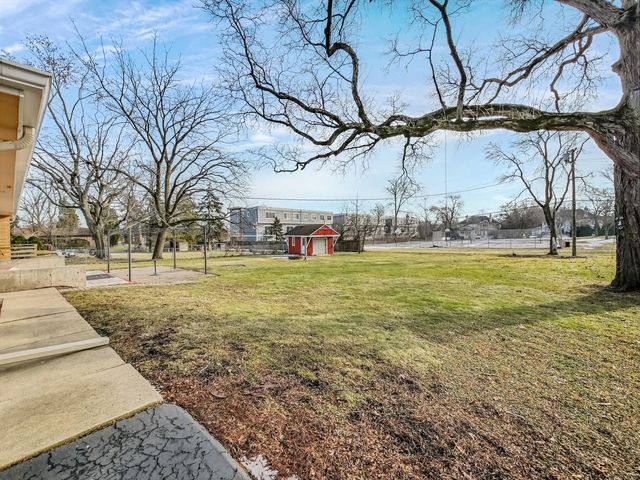 21W051 Woodview Drive, Itasca, IL 60143