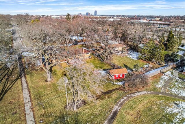 21W051 Woodview Drive, Itasca, IL 60143