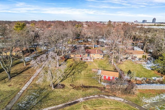 21W051 Woodview Drive, Itasca, IL 60143