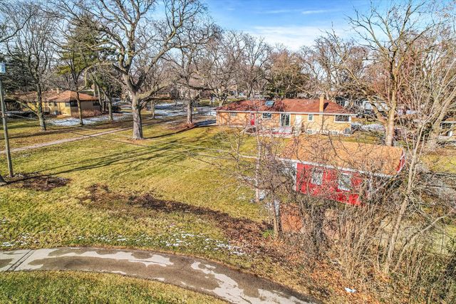 21W051 Woodview Drive, Itasca, IL 60143