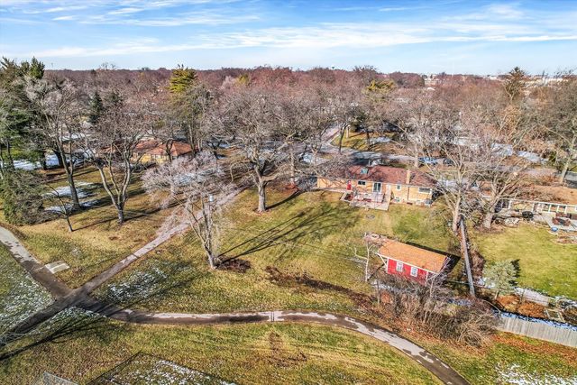 21W051 Woodview Drive, Itasca, IL 60143