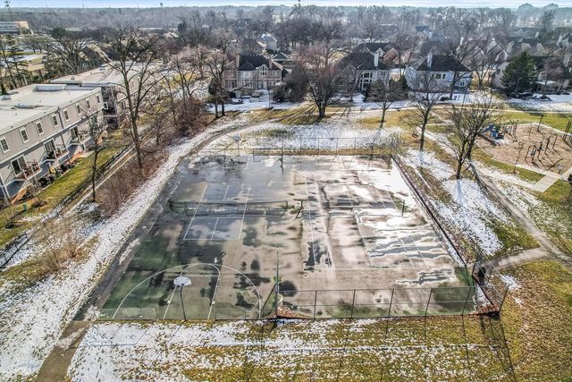 21W051 Woodview Drive, Itasca, IL 60143