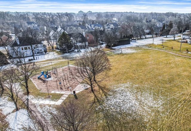 21W051 Woodview Drive, Itasca, IL 60143