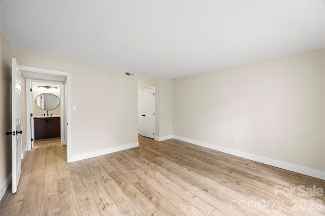7204 Winery Lane, Charlotte, NC 28227