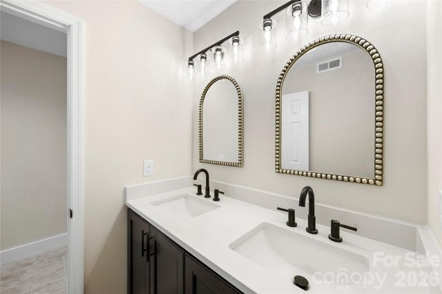 7204 Winery Lane, Charlotte, NC 28227