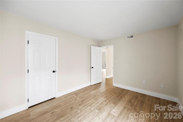 7204 Winery Lane, Charlotte, NC 28227