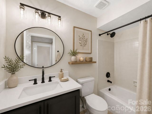 7204 Winery Lane, Charlotte, NC 28227