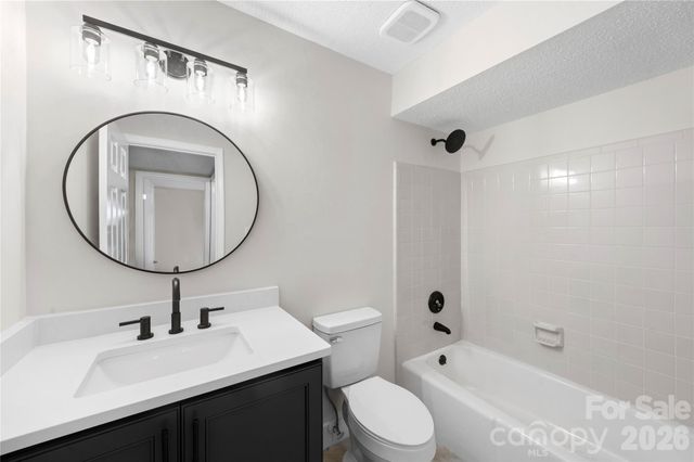 7204 Winery Lane, Charlotte, NC 28227