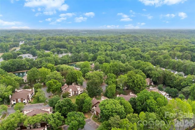 7204 Winery Lane, Charlotte, NC 28227