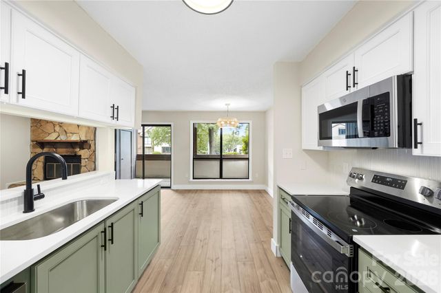 7204 Winery Lane, Charlotte, NC 28227