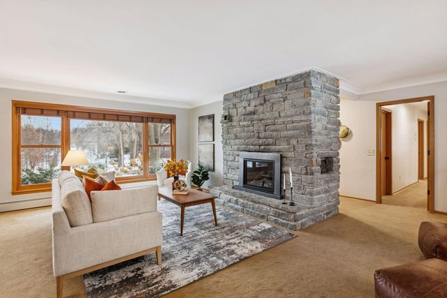 2141 Scott Avenue N, Golden Valley, MN 55422