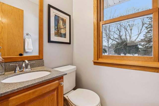 2141 Scott Avenue N, Golden Valley, MN 55422