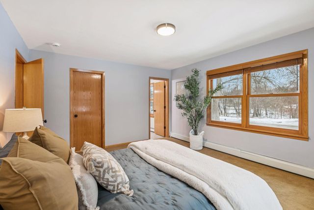 2141 Scott Avenue N, Golden Valley, MN 55422