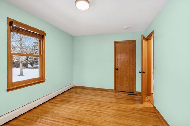 2141 Scott Avenue N, Golden Valley, MN 55422