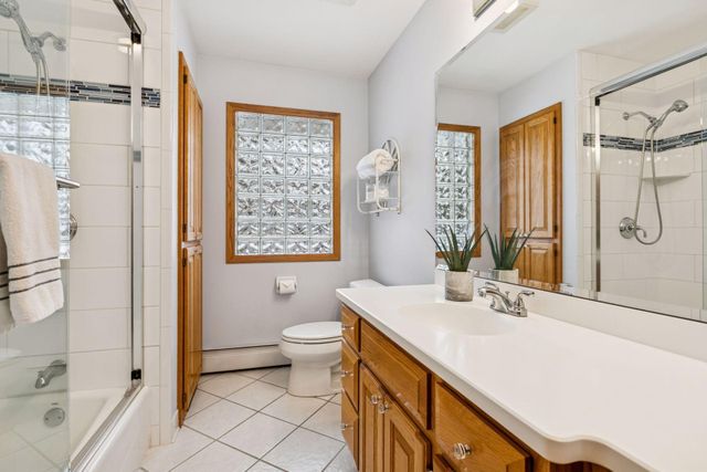 2141 Scott Avenue N, Golden Valley, MN 55422