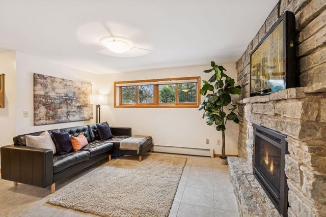 2141 Scott Avenue N, Golden Valley, MN 55422