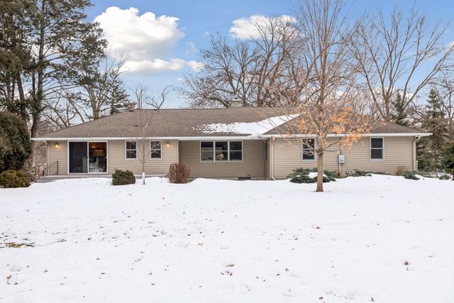 2141 Scott Avenue N, Golden Valley, MN 55422