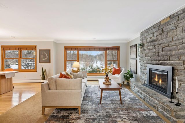 2141 Scott Avenue N, Golden Valley, MN 55422