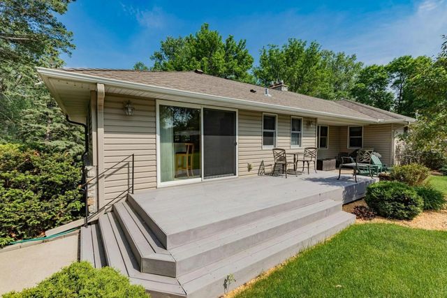 2141 Scott Avenue N, Golden Valley, MN 55422